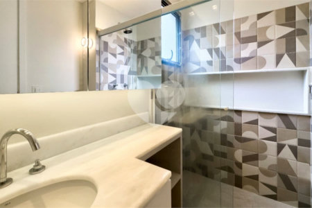 Apartamento à venda com 2 quartos, sendo 1 suíte,  em Vila Olímpia, São Paulo, SP
