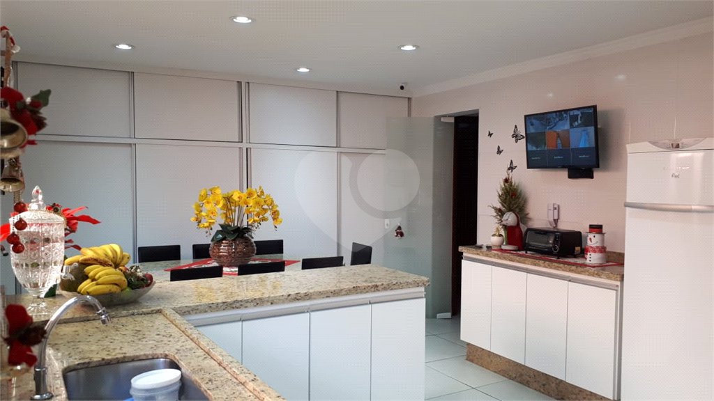 Sobrado à venda com 6 quartos, sendo 2 suítes,  em Limão, São Paulo, SP