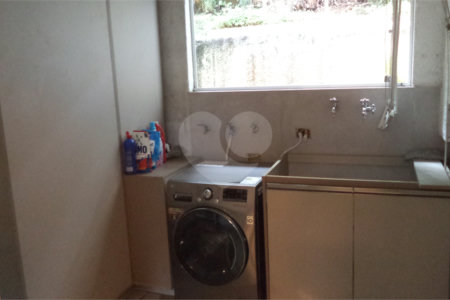 Sobrado à venda com 6 quartos, sendo 2 suítes,  em Chácara Monte Alegre, São Paulo, SP