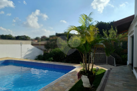 Casa à venda com 4 quartos, sendo 1 suíte, no condomínio Vale do Itamaracá, Valinhos - SP