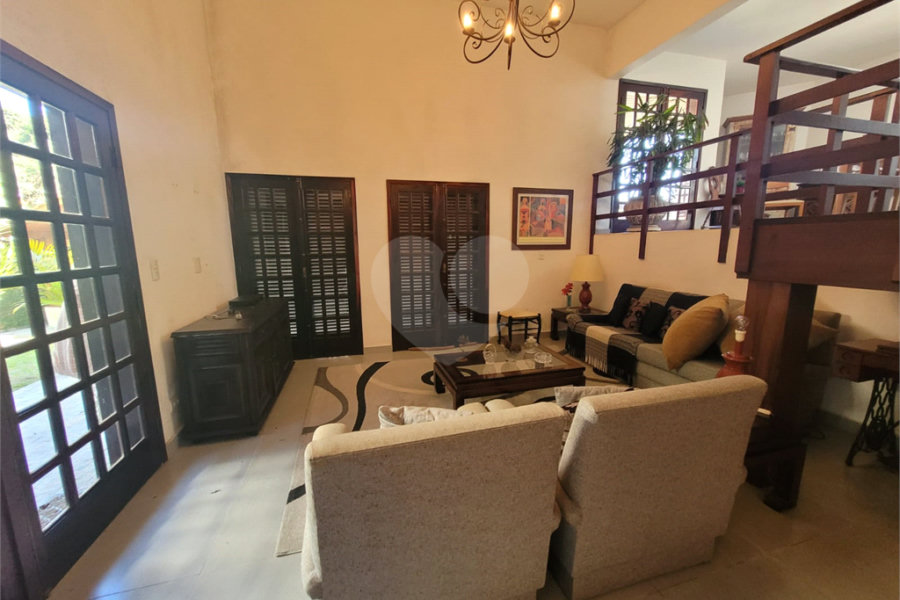 Casa à venda com 3 quartos, sendo 1 suíte, no condomínio Alpes da Cantareira, Mairiporã - SP