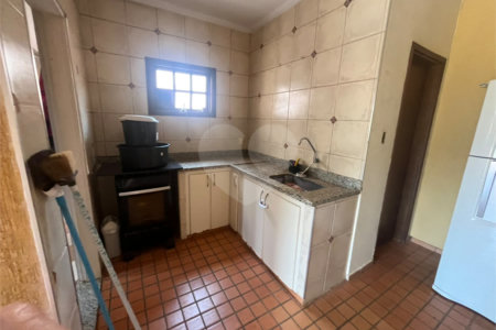 Casa à venda com 3 quartos, sendo 1 suíte, em Parque Santa Marta, São Carlos, SP