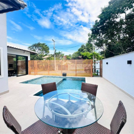 Casa à venda com 6 quartos, sendo 4 suítes,  em Caravelas, Armação dos Búzios, RJ
