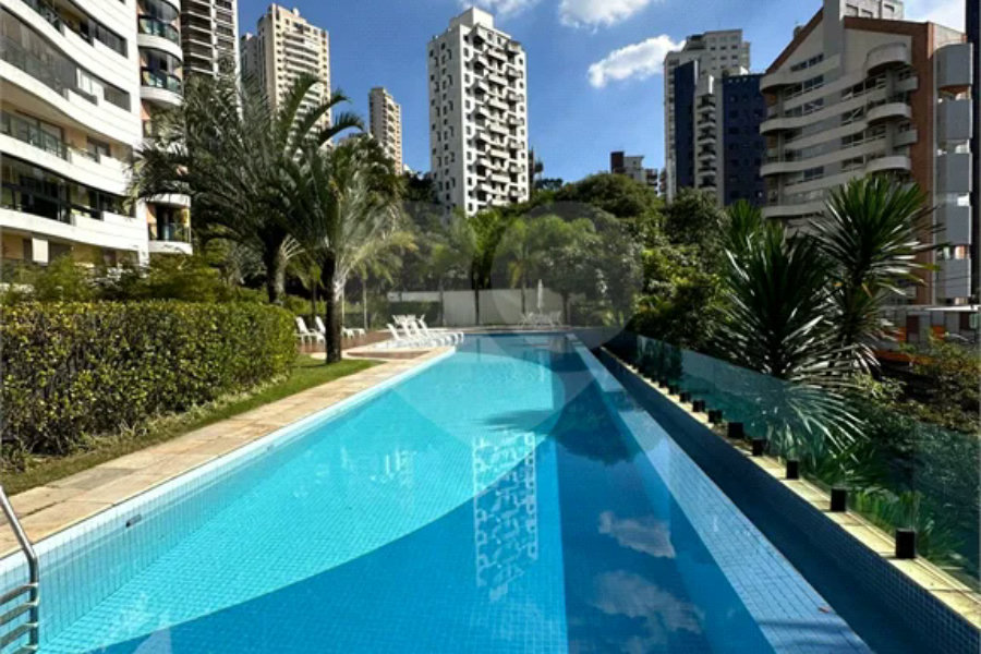 Apartamento à venda com 3 suítes em Morumbi, São Paulo, SP