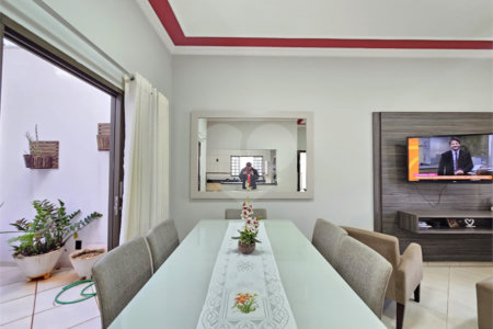 Casa à venda com 3 quartos, sendo 1 suíte,  em Jardim Jóquei Clube, Ribeirão Preto, SP