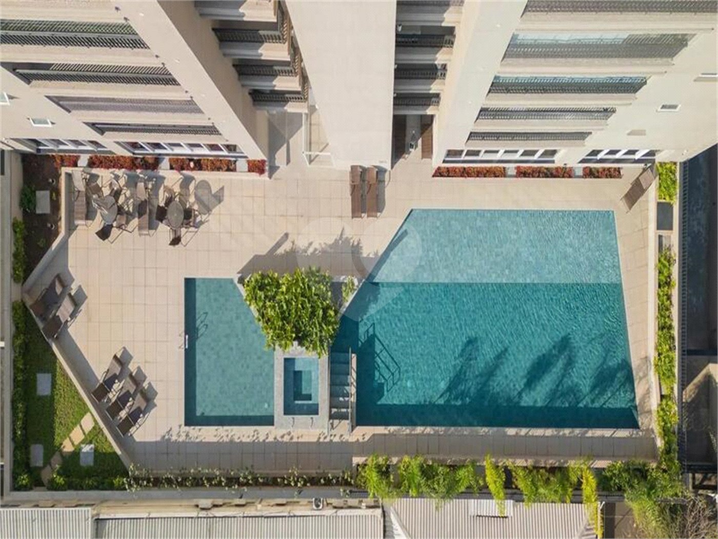 Apartamento à venda com 4 quartos, sendo 3 suítes,  no Centro, Diadema, SP