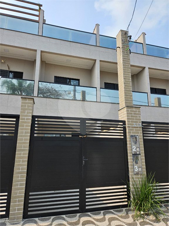 Sobrado à venda com 2 quartos em Maracanã, Praia Grande, SP
