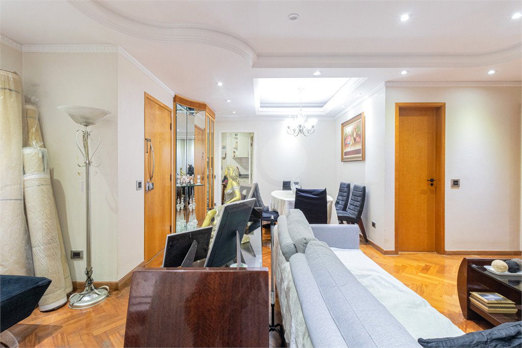 Apartamento à venda com 3 suítes em Vila Regente Feijó, São Paulo, SP