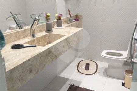 Sobrado à venda com 3 quartos, sendo 1 suíte, em Vila Galvão, Guarulhos, SP