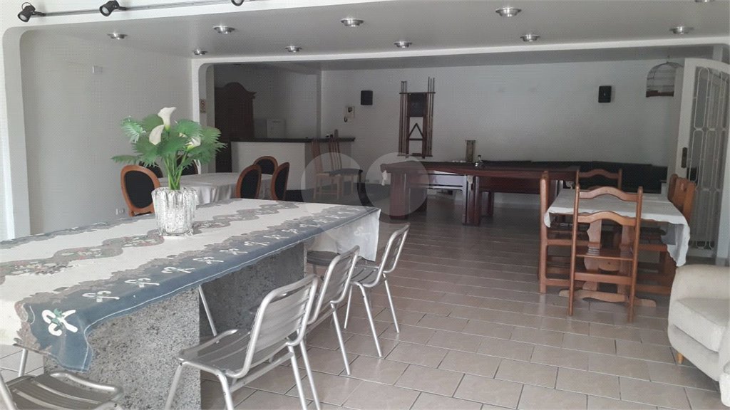 Sobrado à venda com 4 quartos, sendo 3 suítes, em Jardim São Bento, São Paulo, SP