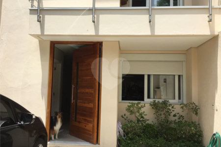 Sobrado à venda com 3 quartos, sendo 1 suíte, em Alto da Boa Vista, São Paulo, SP