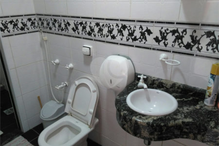 Casa à venda com 3 quartos, sendo 2 suítes,  em Vila Suissa, Mogi das Cruzes, SP