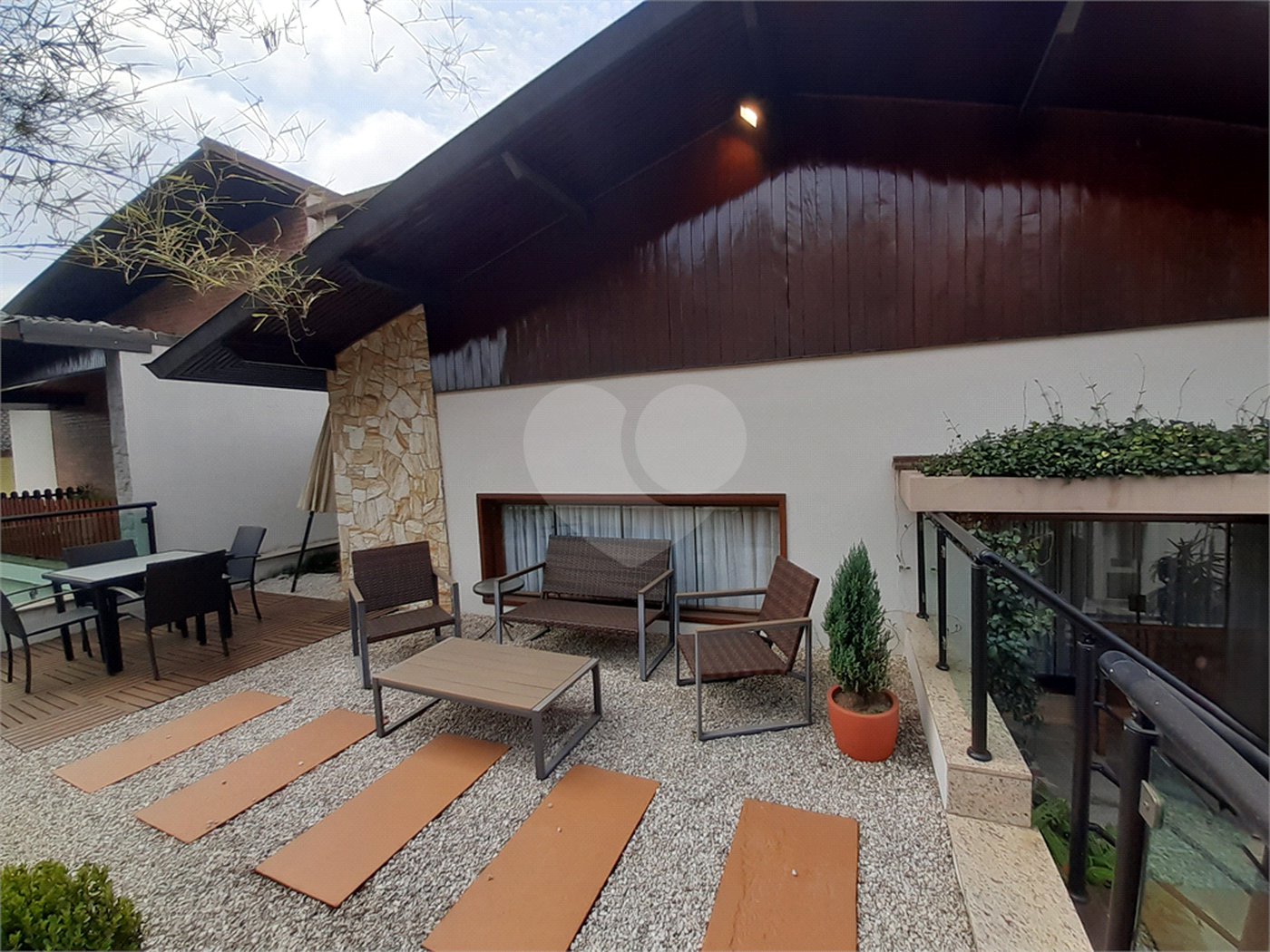 Casa à venda com 4 quartos, sendo 2 suítes,  em Jardim Floresta, São Paulo, SP