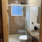 Casa à venda com 3 quartos, sendo 1 suíte, no condomínio Residencial Ponderosa, São Roque - SP