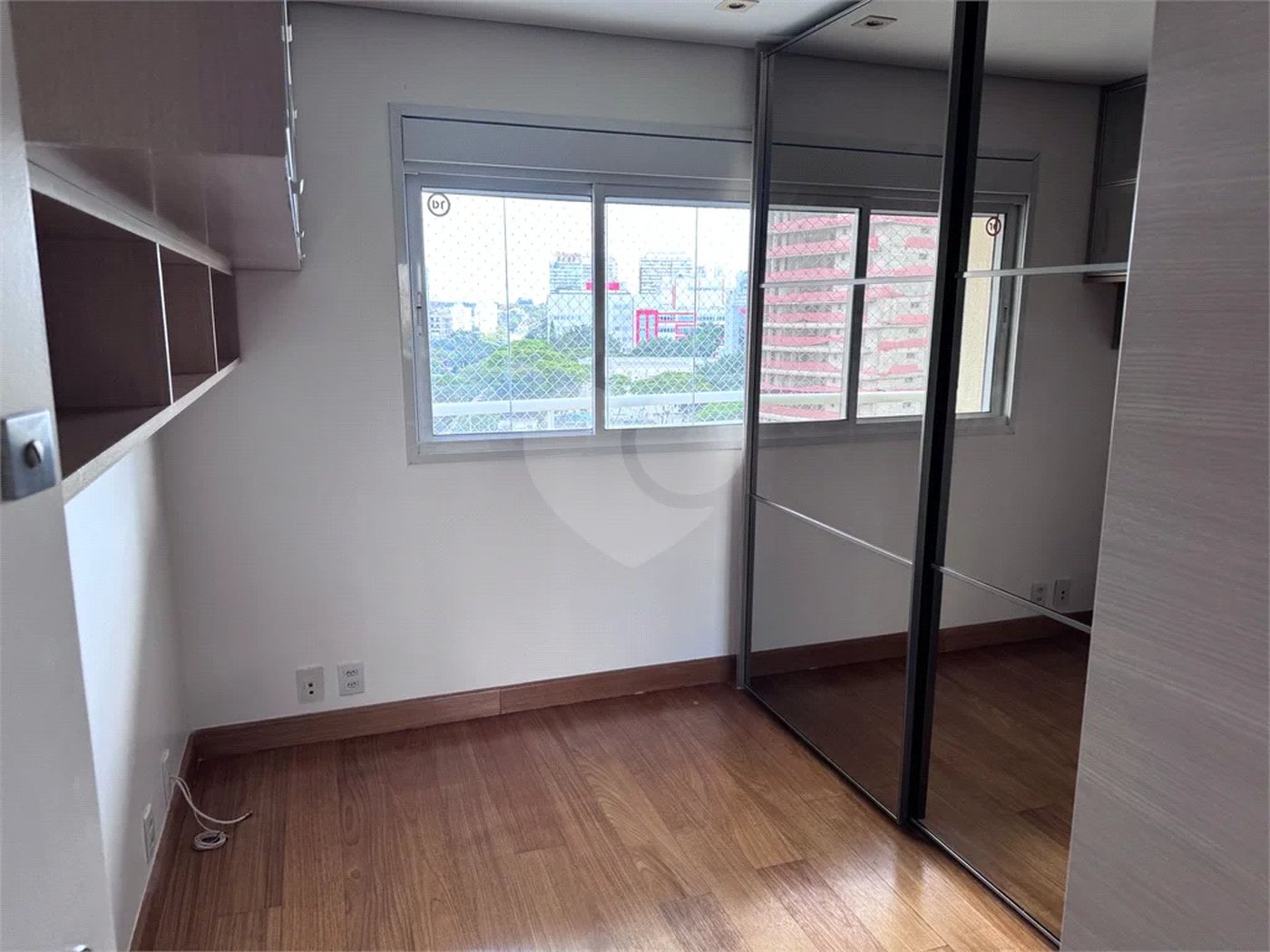 O Seu Apartamento Exclusivo: 74 m² Reformados ao Lado do Ibirapuera!