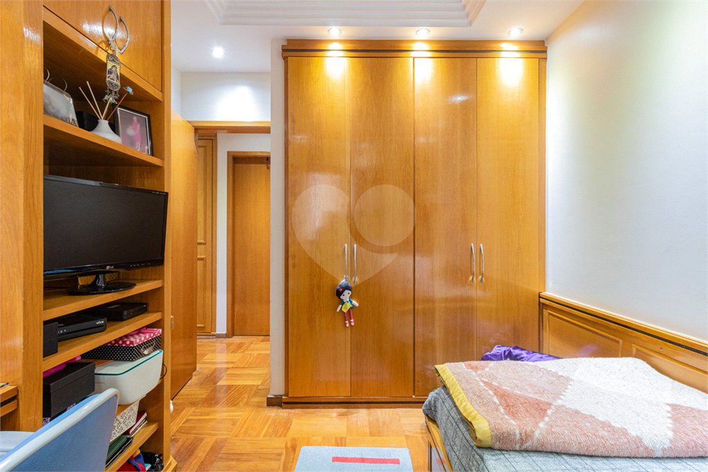 Apartamento à venda com 3 suítes em Vila Regente Feijó, São Paulo, SP