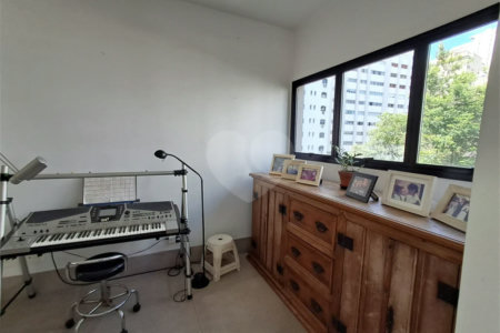 Imóvel de 226m² exclusivo com sala ampla 4 quartos, 2 suítes, 4 vagas Higienópolis