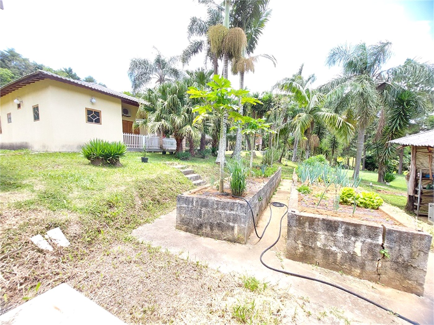 Casa à venda com 4 quartos, sendo 1 suíte, no Centro, Ibiúna, SP