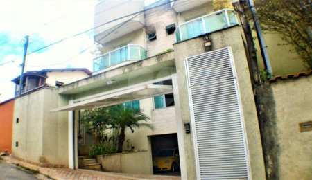 Casa à venda com 5 suítes no condomínio Travessa Tenente Ariston de Oliveira,4, São Paulo - SP