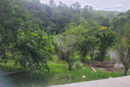 Chácara à venda com 3 quartos em Chácaras Copaco, Arujá, SP