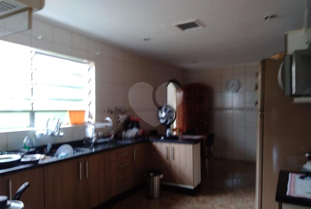 Casa à venda com 4 quartos, sendo 2 suítes, em Jardim Vila Galvão, Guarulhos, SP
