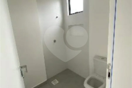 Apartamento à venda com 4 suítes em Meia Praia, Itapema, SC