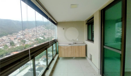 Apartamento para alugar com 3 quartos, sendo 1 suíte,  em Rio Comprido, Rio de Janeiro, RJ