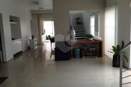 Casa à venda com 3 quartos, sendo 2 suítes,  no condomínio Real Park - Vila Oliveira, Mogi das Cruzes - SP