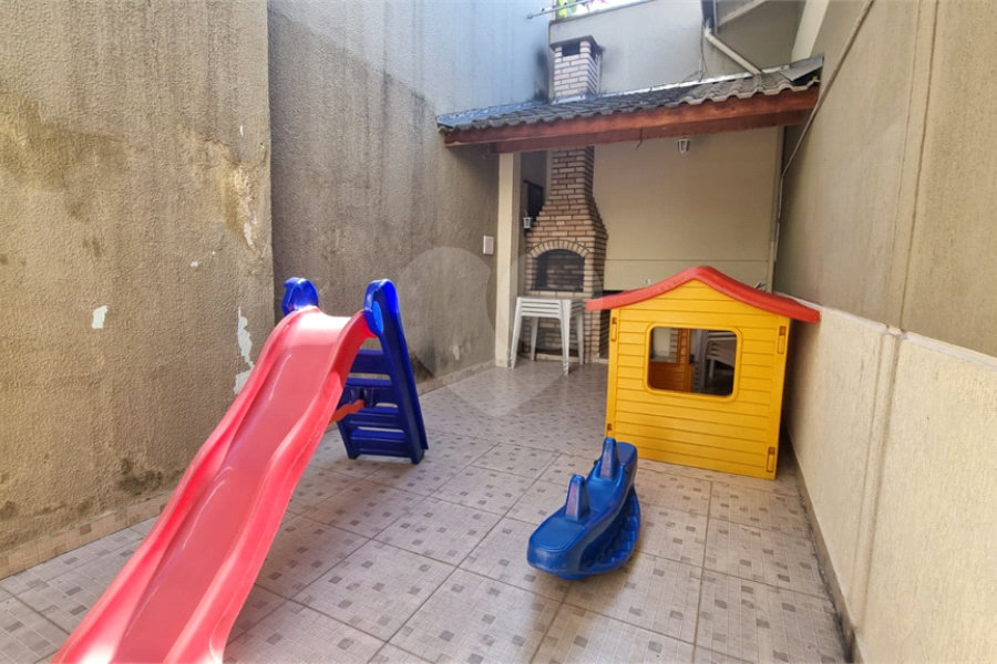 Casa à venda com 3 quartos, sendo 1 suíte,  no condomínio Rafaela I, São Paulo - SP