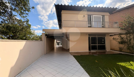 Sobrado à venda com 4 quartos, sendo 3 suítes,  em Jardim São Bento, São Paulo, SP
