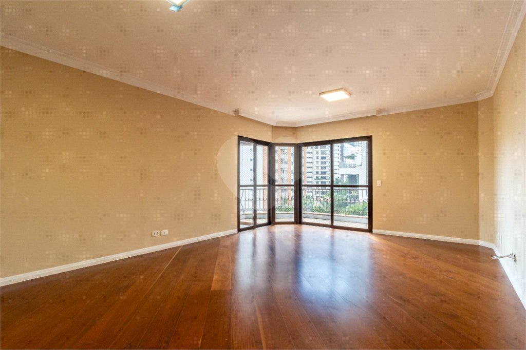 Apartamento à venda com 3 quartos, sendo 1 suíte, em Brooklin, São Paulo, SP