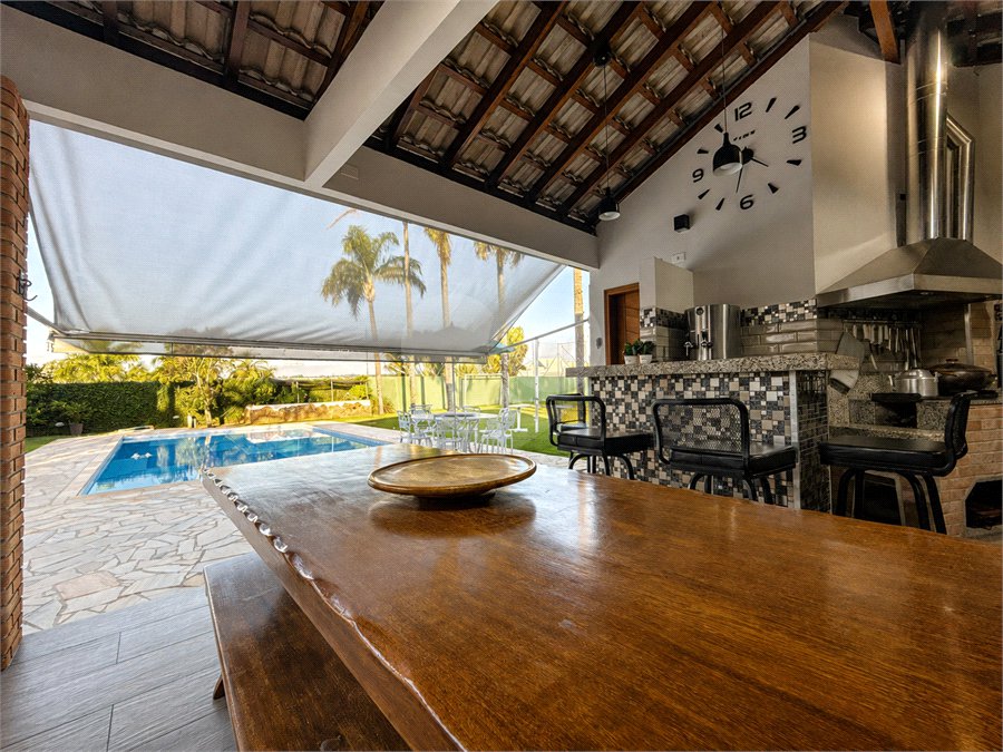 Casa à venda com 5 suítes no condomínio Parque Village Castelo, Itu - SP
