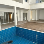 Casa à venda com 4 suítes no condomínio Villaggio Houda, São Paulo - SP
