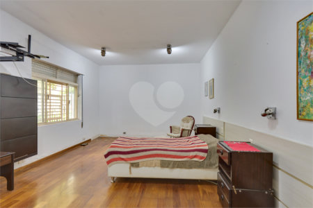 Casa Térrea à venda ou para alugar com 5 quartos, sendo 2 suítes, em Granja Julieta, São Paulo, SP