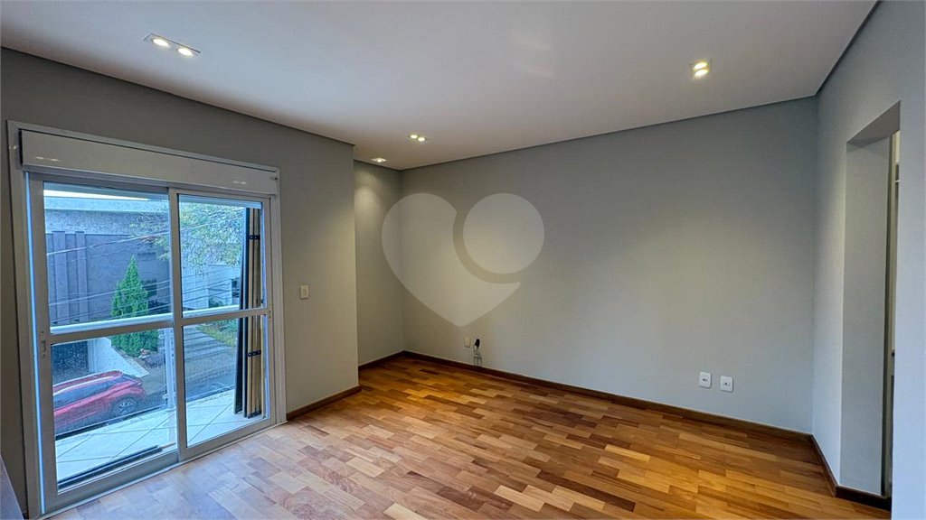 Casa à venda com 4 quartos, sendo 3 suítes, no condomínio Mont Blanc, Sorocaba - SP