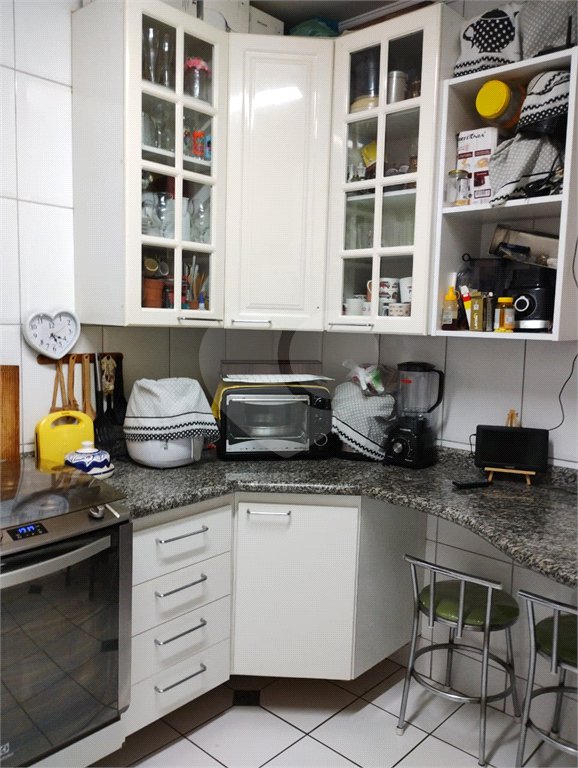 Sobrado à venda com 3 quartos, sendo 1 suíte,  em Vila Oliveira, Mogi das Cruzes, SP