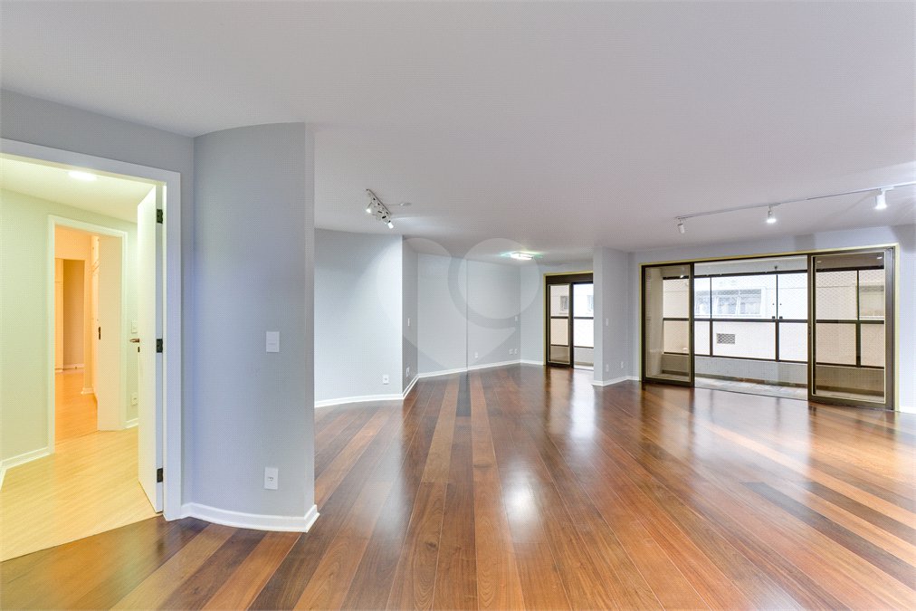 Apartamento à venda com 3 suítes em Granja Julieta, São Paulo, SP