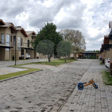 Casa para alugar com 3 quartos, sendo 1 suíte,  em Jardim dos Pinheiros, Atibaia, SP