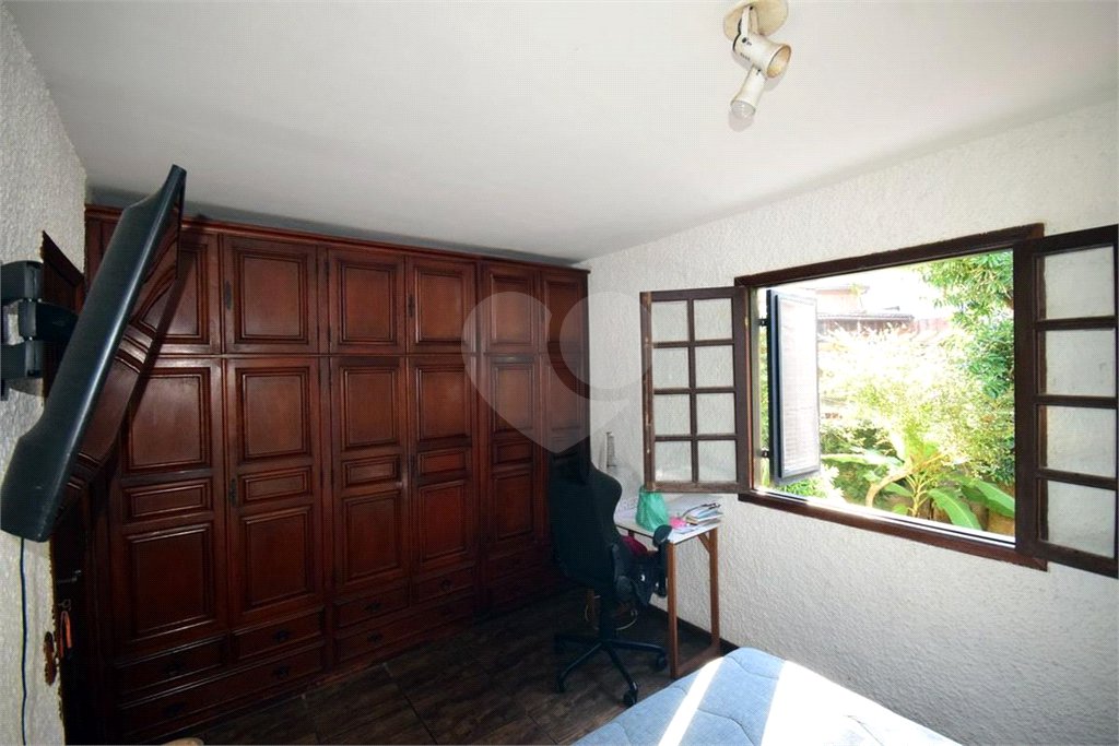 Casa à venda com 5 quartos, sendo 1 suíte, no condomínio Vivendas, Rio de Janeiro - RJ