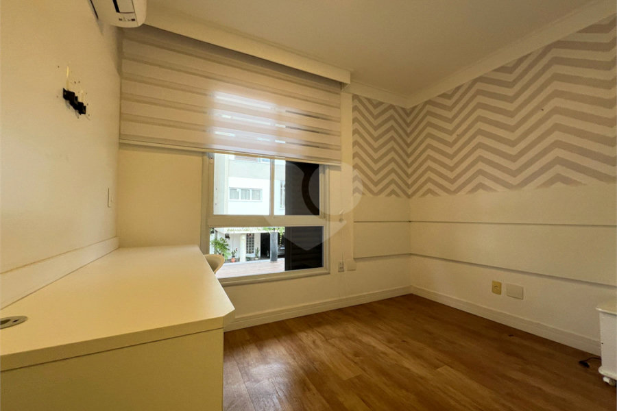 Casa à venda com 4 quartos, sendo 3 suítes,  no condomínio Domus, São Paulo - SP