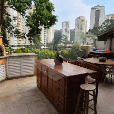 Casa à venda com 3 quartos, sendo 1 suíte, no condomínio Townhouse Village Morumbi, São Paulo - SP