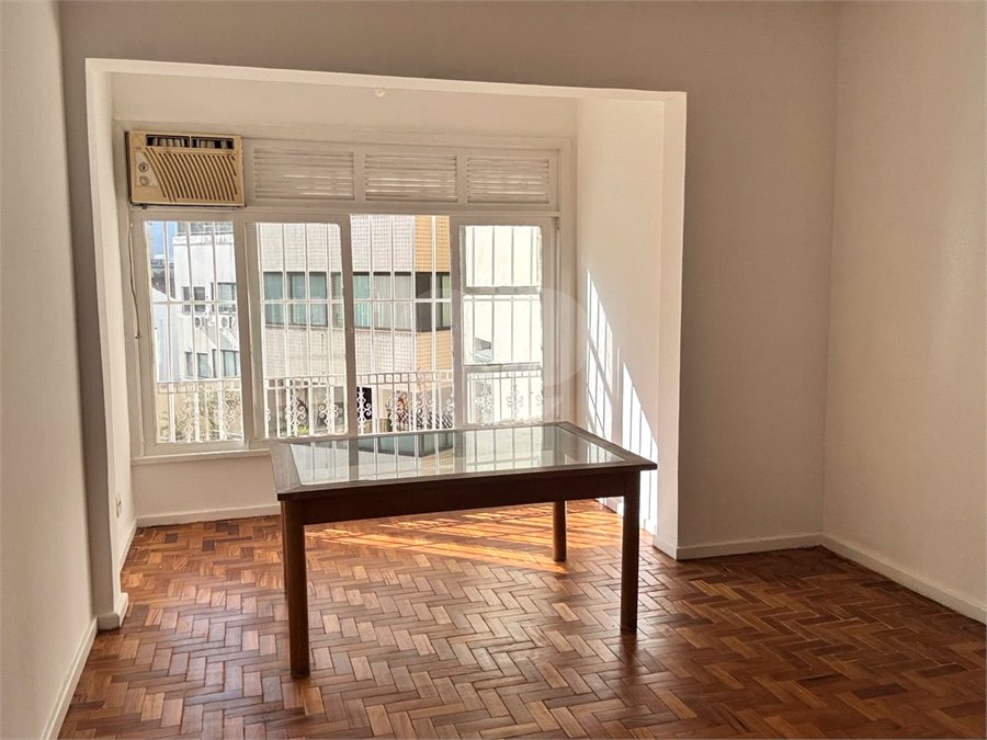 Apartamento à venda com 2 quartos, sendo 1 suíte, em Lagoa, Rio de Janeiro, RJ
