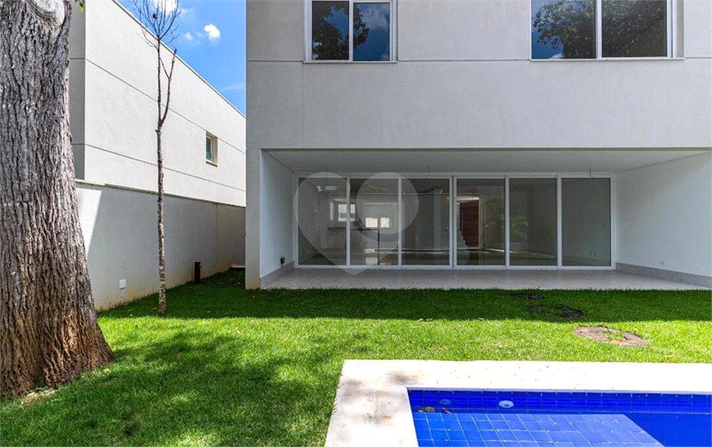 Casa à venda com 4 suítes no condomínio Hípica Garden, São Paulo - SP