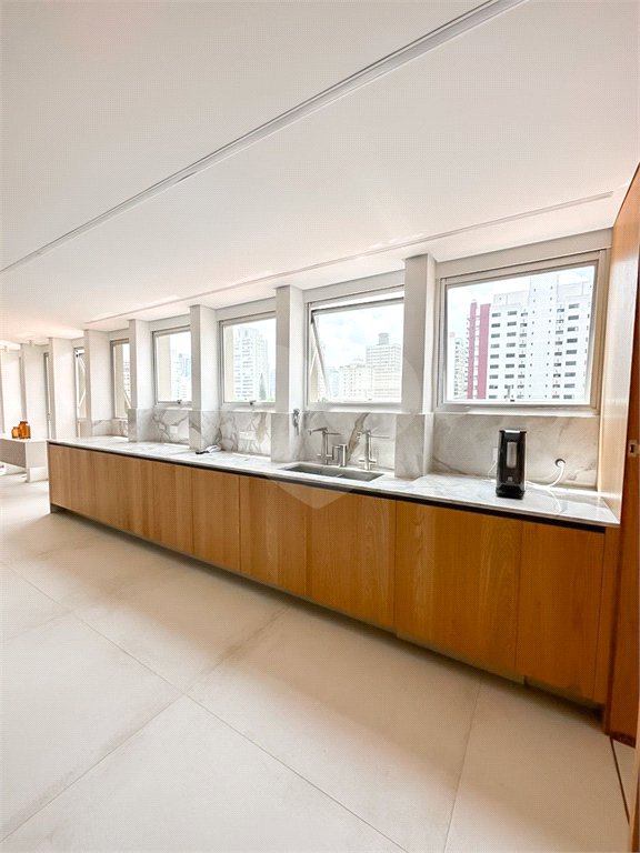 Apartamento à venda com 4 suítes em Vila Cordeiro, São Paulo, SP