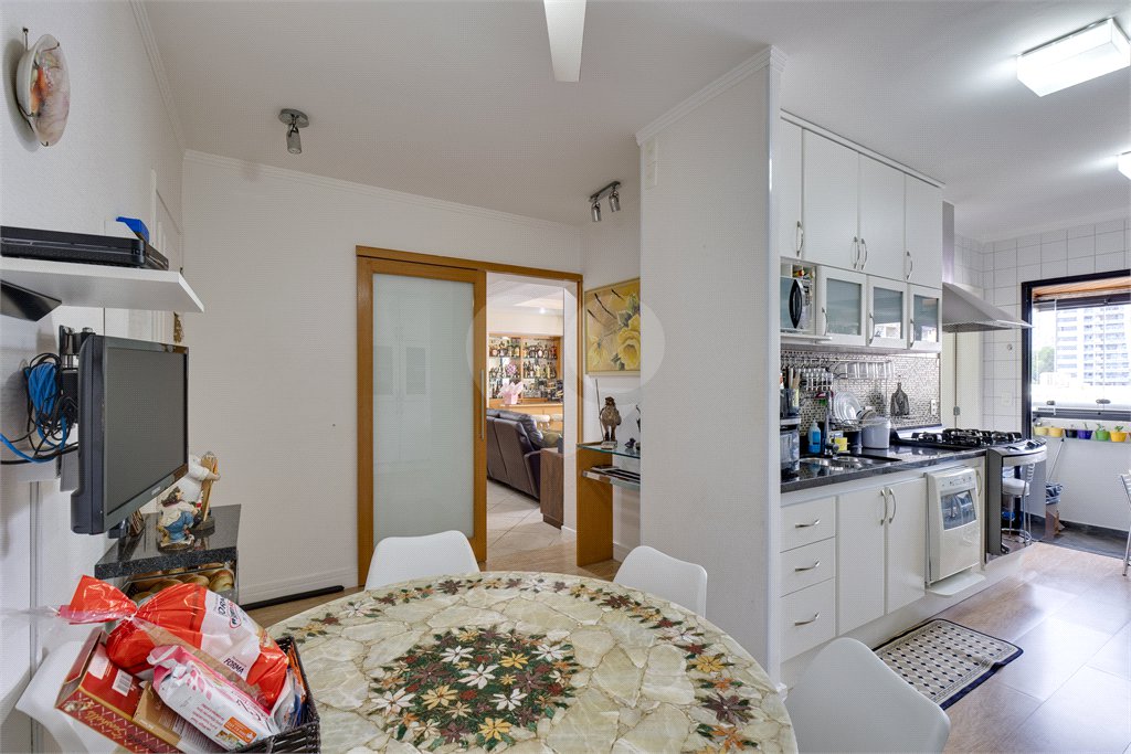 Apartamento à venda com 3 quartos, sendo 2 suítes, em Santo Amaro, São Paulo, SP