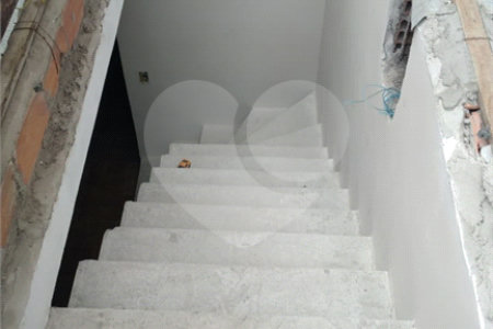 Casa à venda com 1 quarto em Água Vermelha, Poá, SP