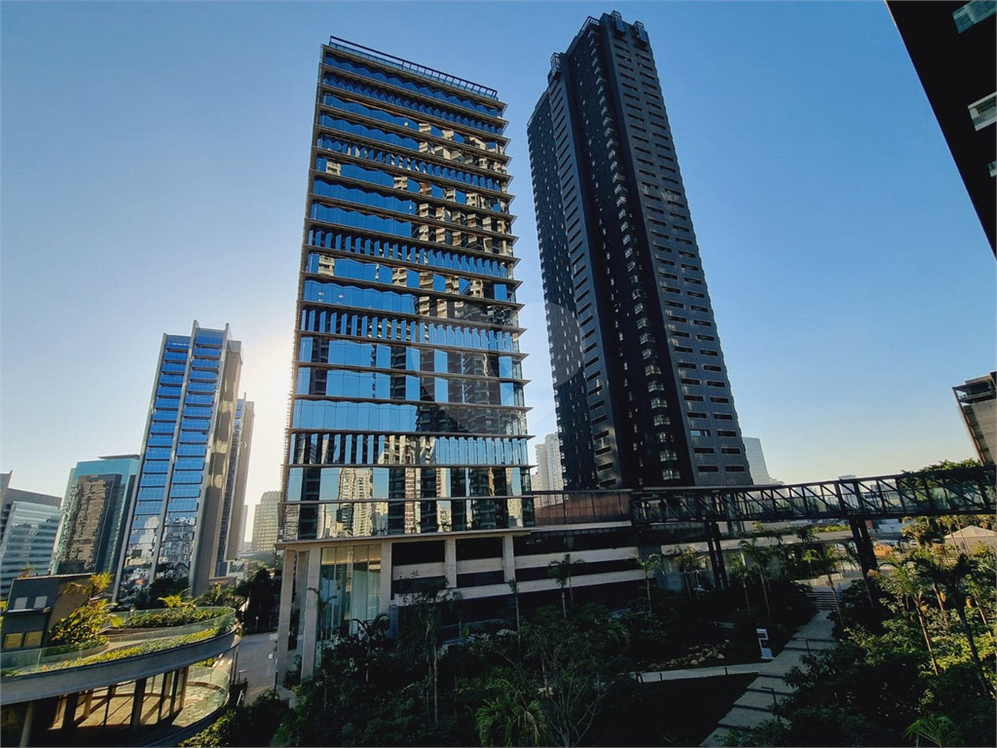 Apartamento à venda ou para alugar com 3 quartos, sendo 1 suíte, em Jardim das Acácias, São Paulo, SP