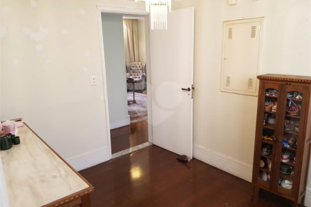 Apartamento à venda com 4 quartos, sendo 1 suíte, em Morumbi, São Paulo, SP