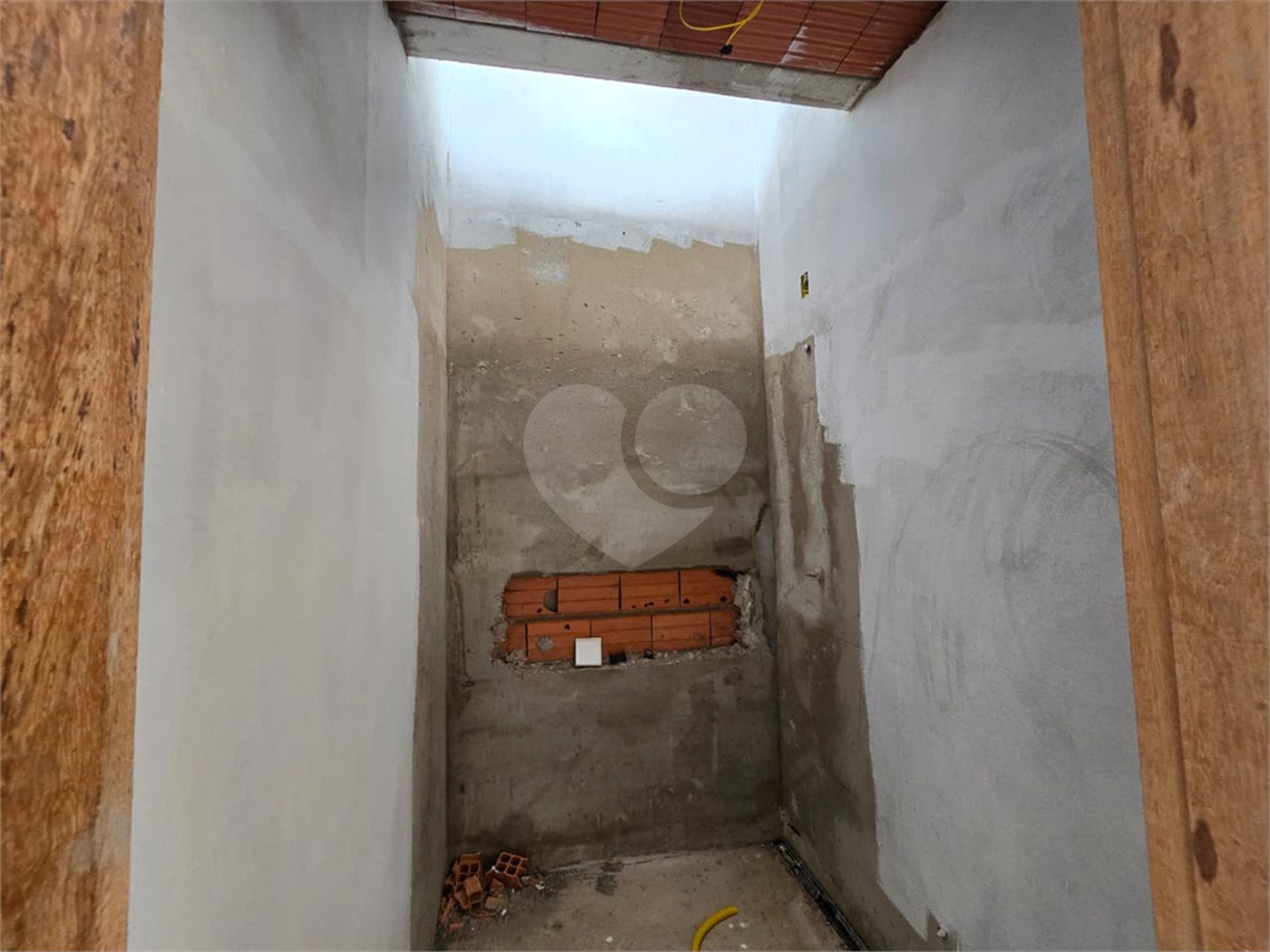 Casa à venda com 3 quartos, sendo 1 suíte, no condomínio Tivolli, Itapetininga - SP