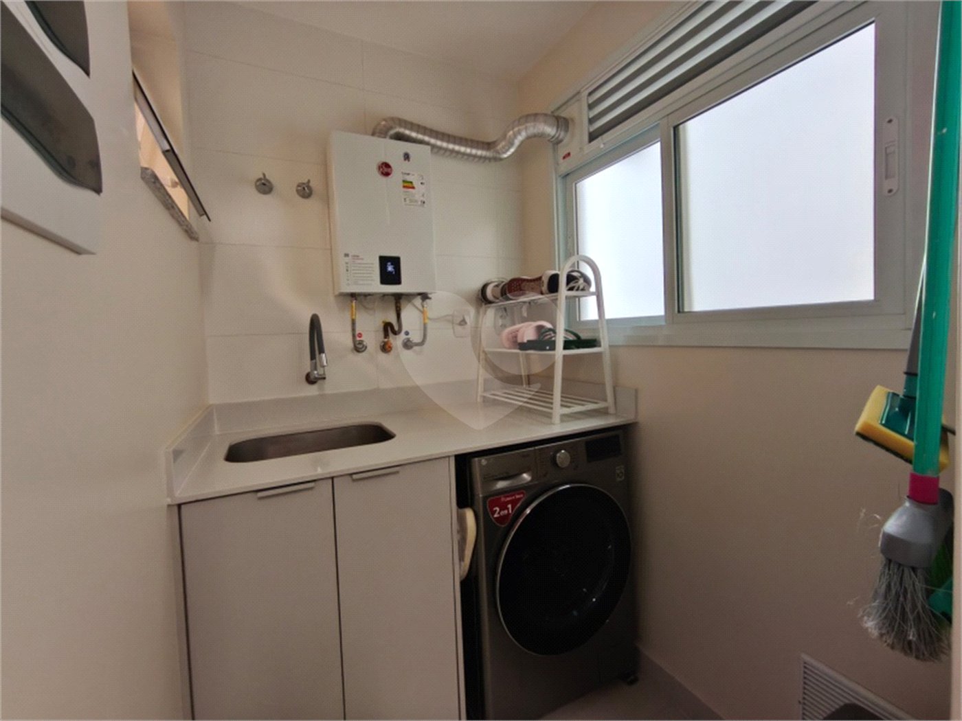 Apartamento à venda ou para alugar com 3 quartos, sendo 1 suíte, em Jardim Vera Cruz, Sorocaba, SP